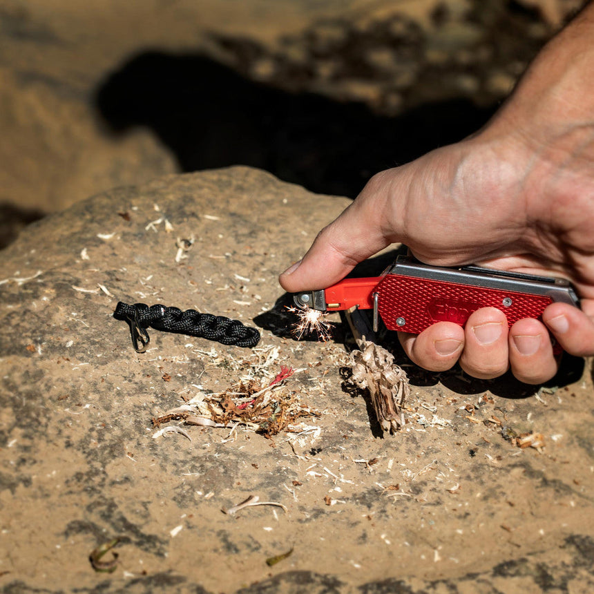 Zippo Outdoor Multi-Tool with Flint and Knife Blade Adventure