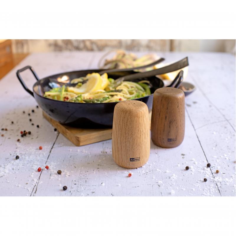 Cast iron skillet filled with pasta and vegetables.