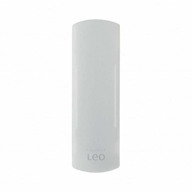 Cylindrical white container labeled ’Leo’.